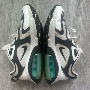 Size 7.5 Nike air 200. Super cute and comfy, used.
